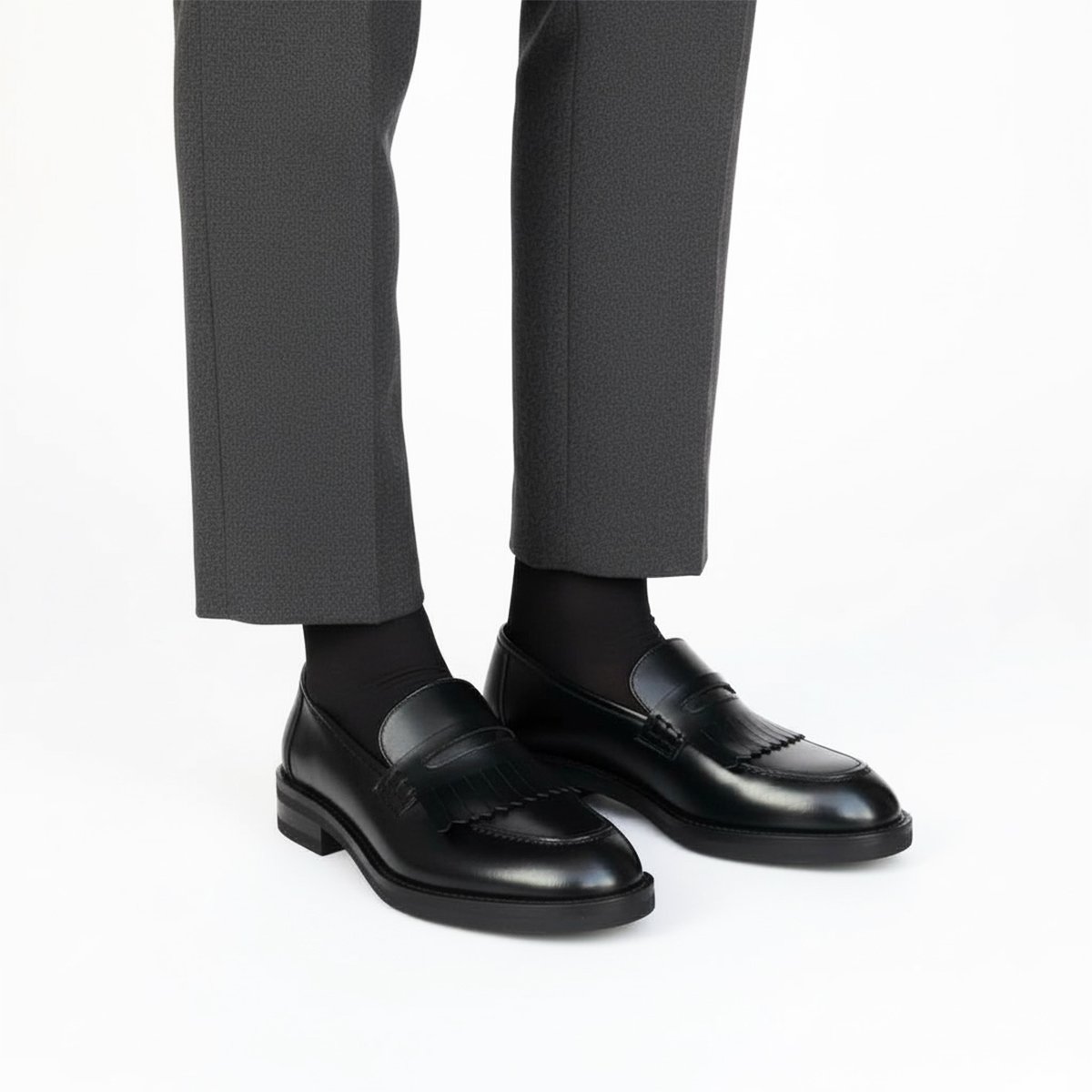 حذاء جلد حقيقي باللون الأسود