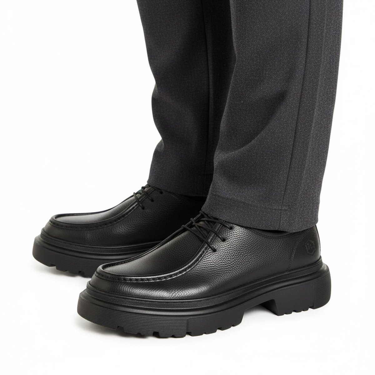 077 chaussure en vrai cuir noir