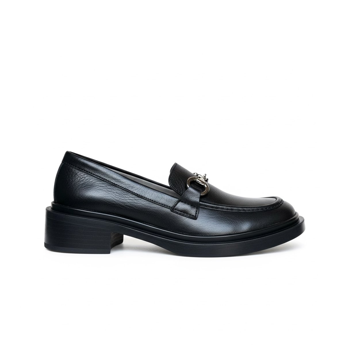 05 CHAUSSURE EN CUIR GRIS - الصورة 6