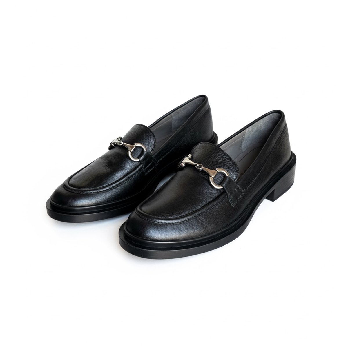 05 CHAUSSURE EN CUIR GRIS - الصورة 8