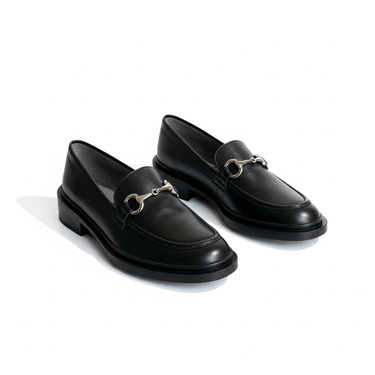 05 CHAUSSURE EN CUIR GRIS - الصورة 9